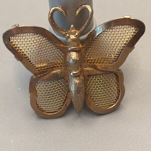 Rare find vintage gold tone butterfly pin!!
